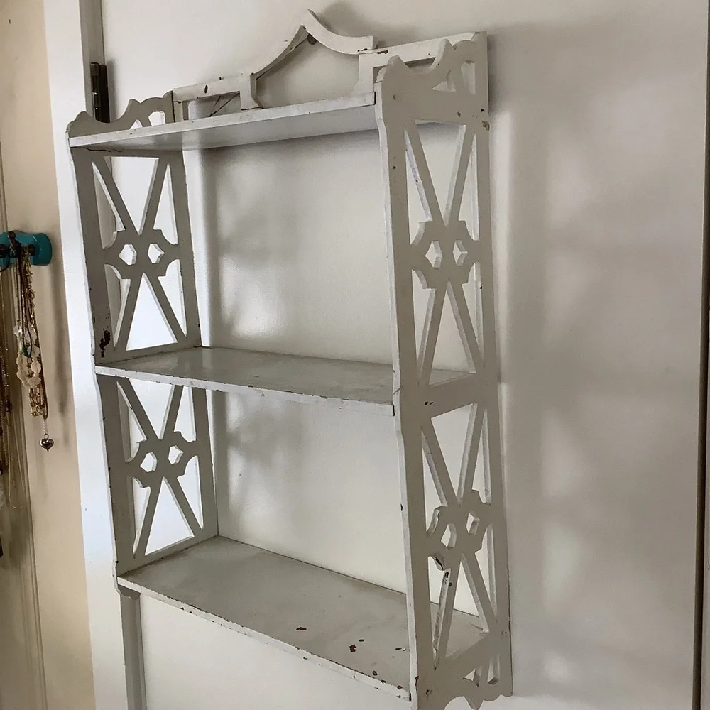 Vintage 3 Tier Shabby Chic Chippy White Painted Wall Shelf